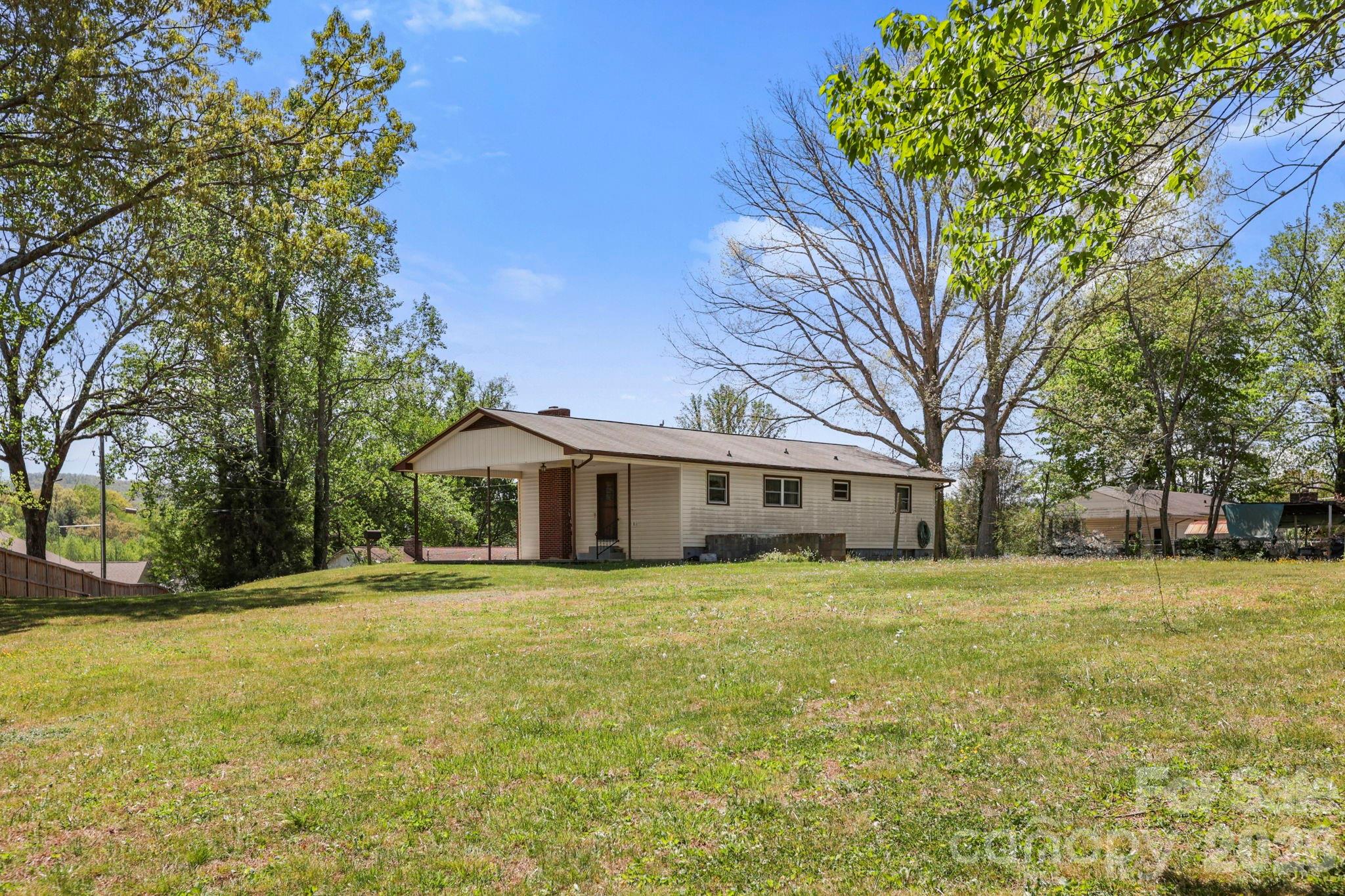 41 Hartshorn Drive Candler NC 28715