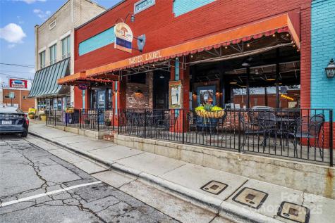 27 Walnut Springs Drive Asheville NC 28804