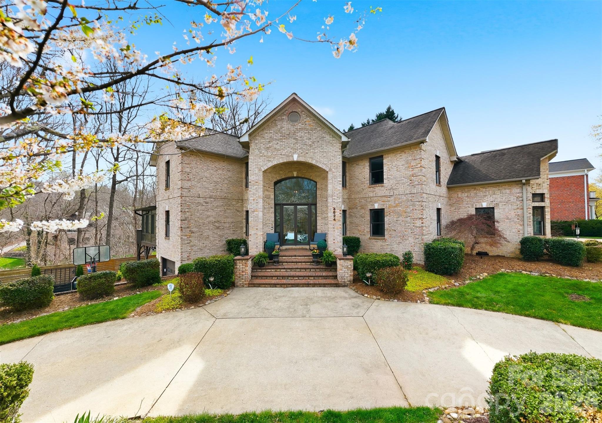 4624 9th Street NE Hickory NC 28601