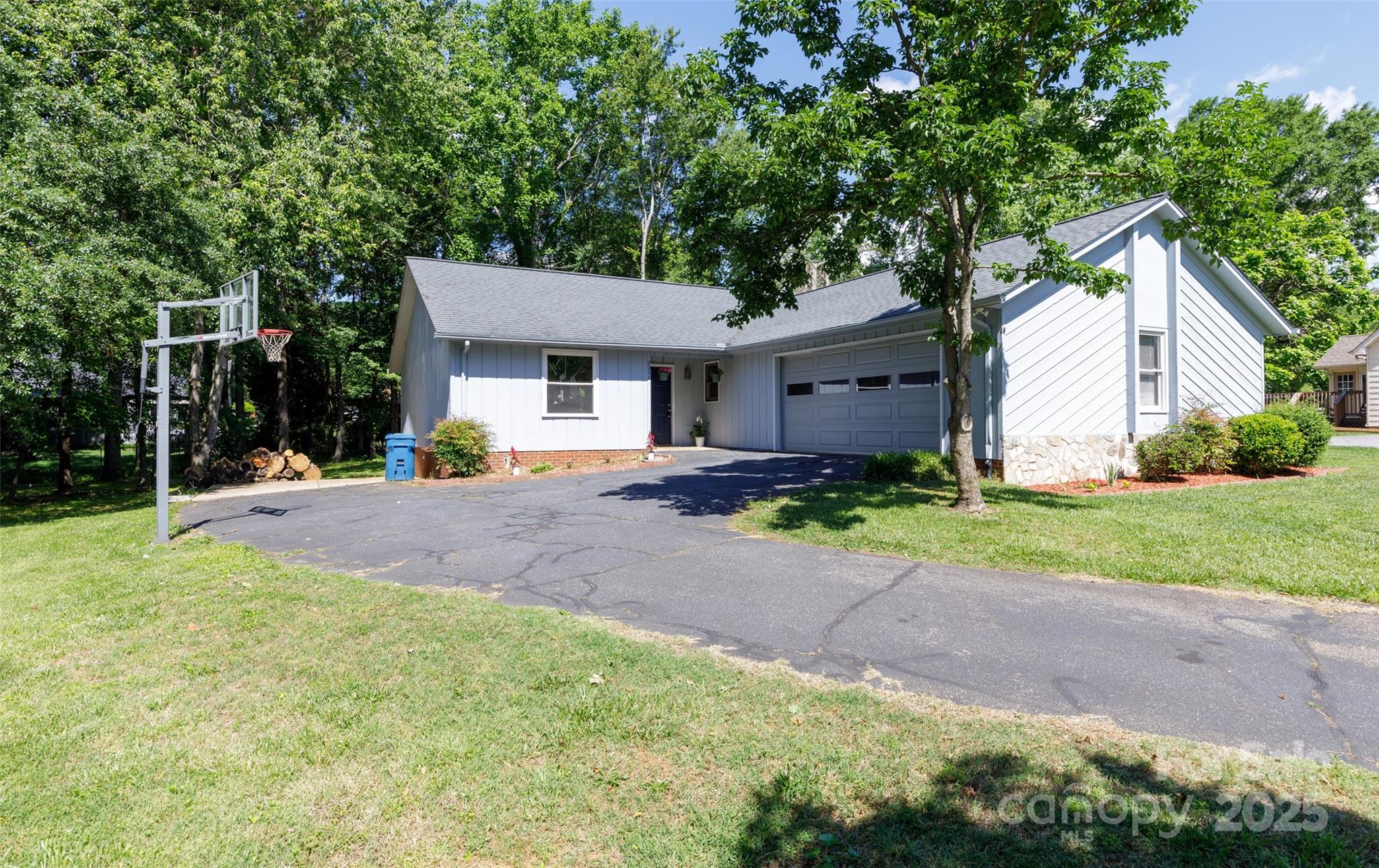 2011 20th Street Place NE Hickory NC 28601