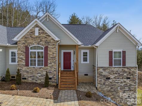 258 Crystal Heights Drive Hendersonville NC 28739