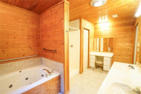 262 Rooster Cove Brevard NC 28712