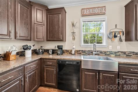 111 Robin Street Hendersonville NC 28739