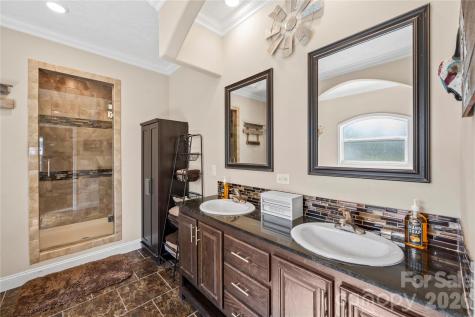 111 Robin Street Hendersonville NC 28739