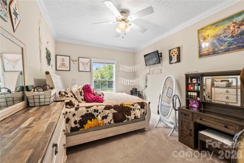 111 Robin Street Hendersonville NC 28739