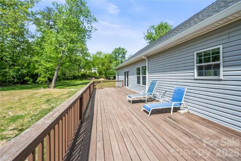 111 Robin Street Hendersonville NC 28739