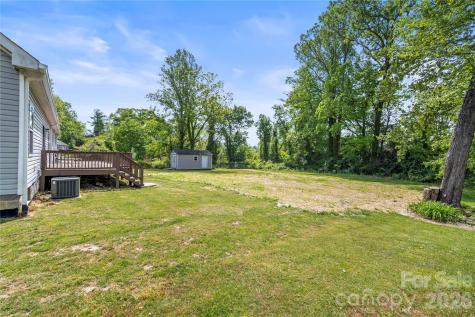 111 Robin Street Hendersonville NC 28739