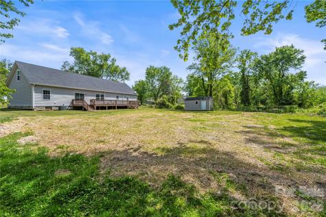 111 Robin Street Hendersonville NC 28739