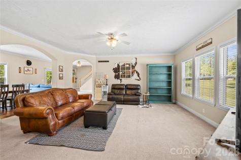 111 Robin Street Hendersonville NC 28739