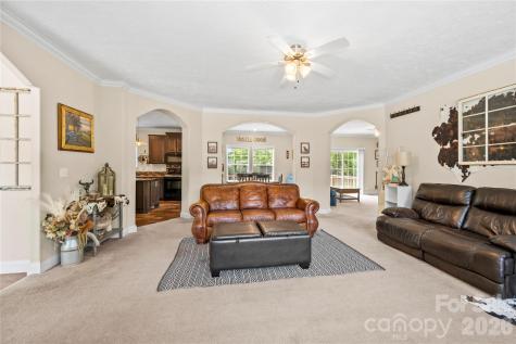 111 Robin Street Hendersonville NC 28739