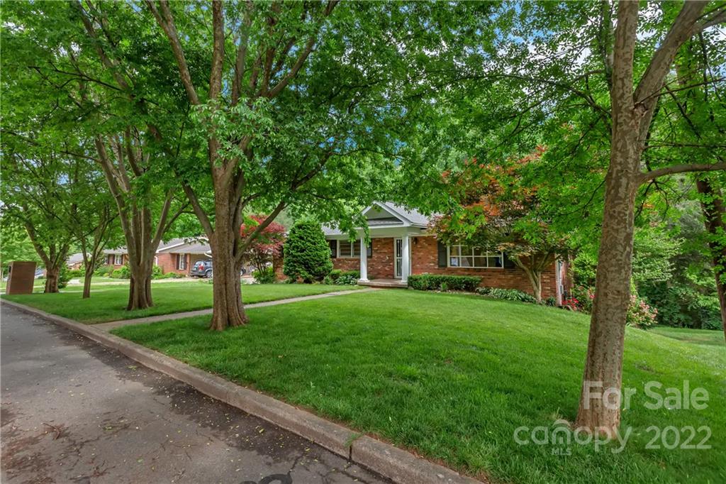 18 Adamswood Road Asheville NC 28803