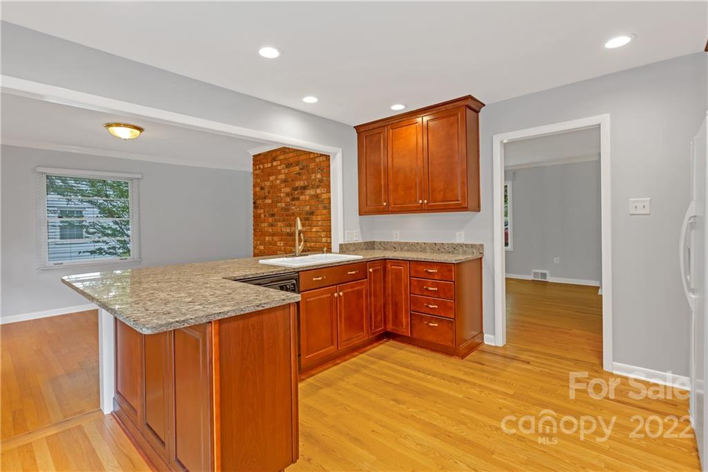 18 Adamswood Road Asheville NC 28803