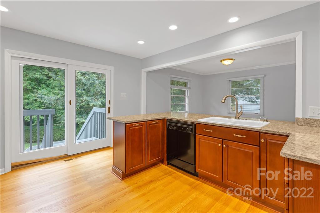18 Adamswood Road Asheville NC 28803