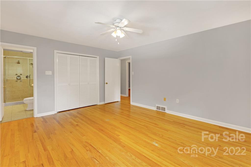 18 Adamswood Road Asheville NC 28803