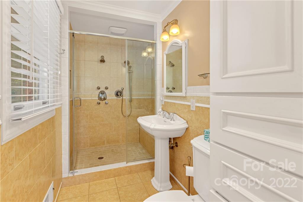 18 Adamswood Road Asheville NC 28803