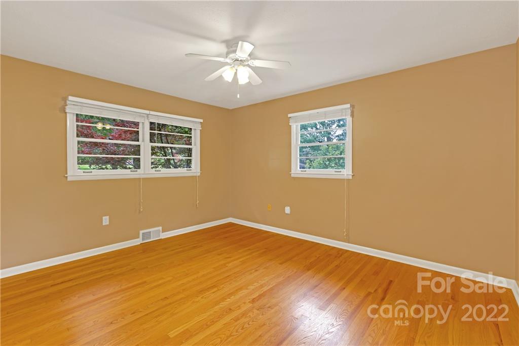 18 Adamswood Road Asheville NC 28803