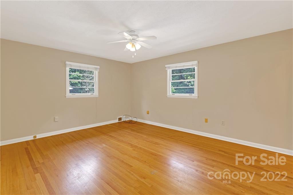 18 Adamswood Road Asheville NC 28803