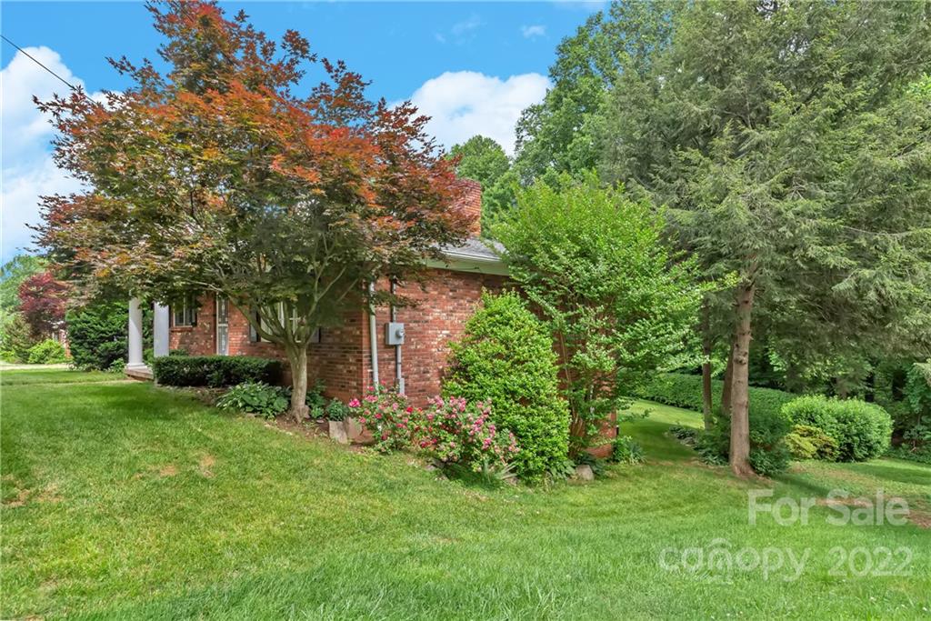 18 Adamswood Road Asheville NC 28803