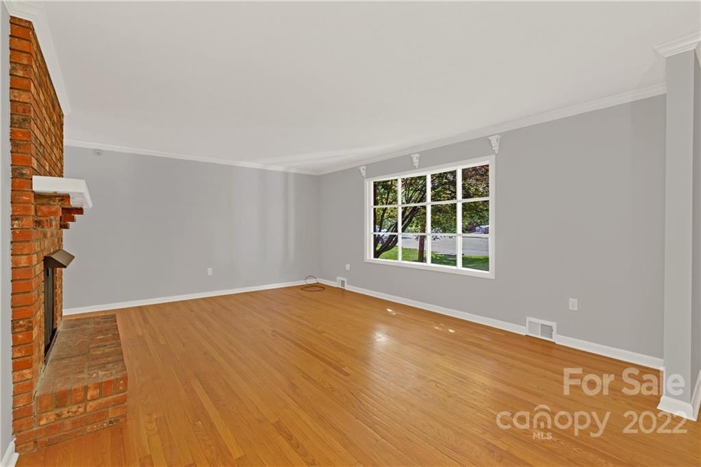 18 Adamswood Road Asheville NC 28803