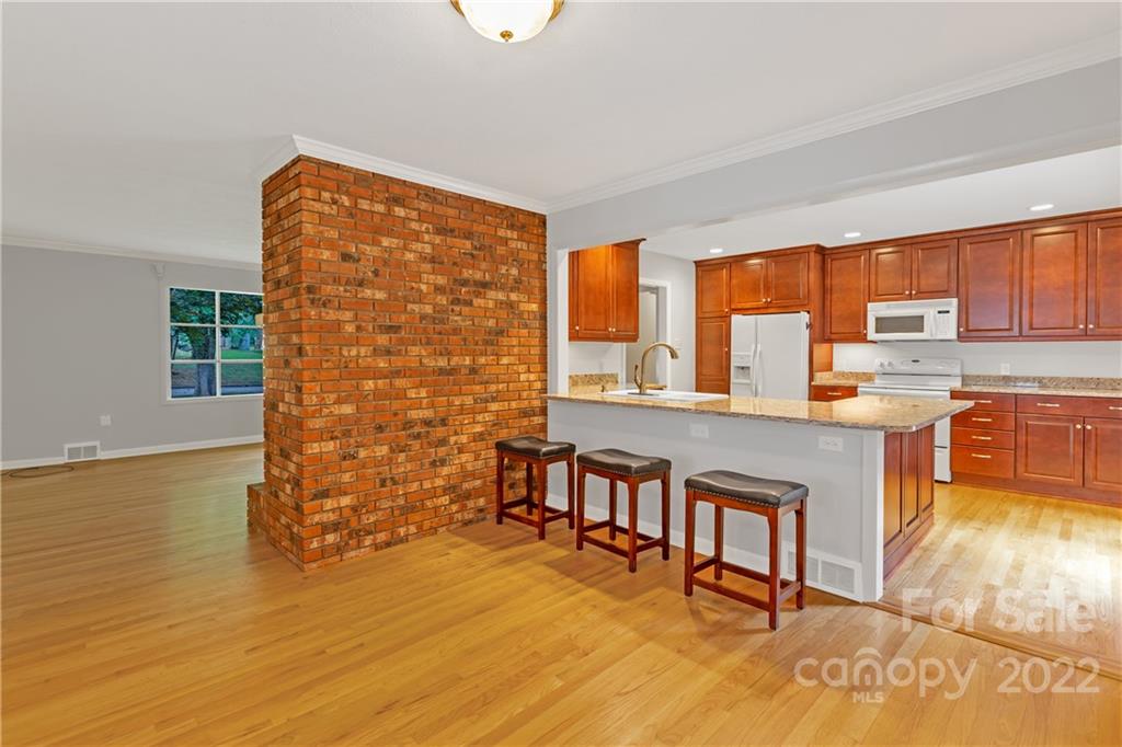 18 Adamswood Road Asheville NC 28803