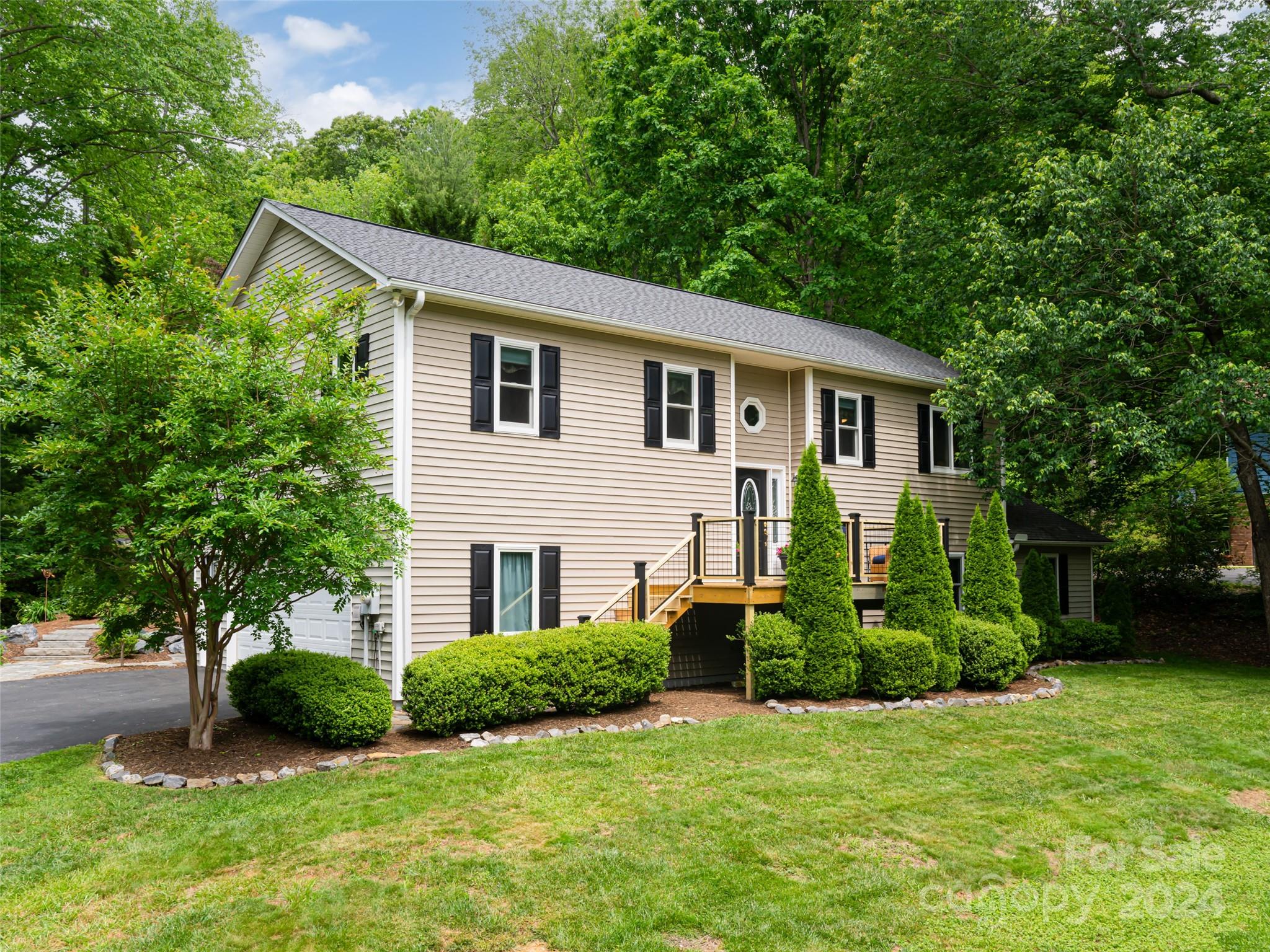 15 Poplar Creek Drive Asheville NC 28805