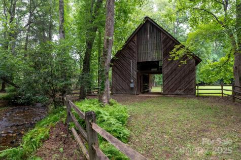 552 Avery Creek Arden NC 28704