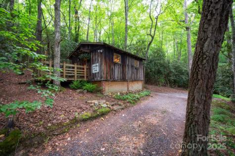 552 Avery Creek Arden NC 28704