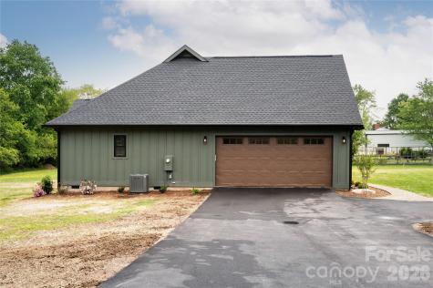 34 Old Souther Road Mills River NC 28759