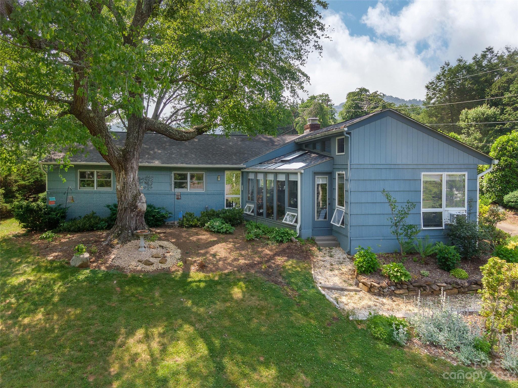 70 Dogwood Grove Asheville NC 28805