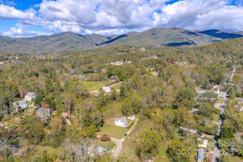 7 Noble Road Fairview NC 28730