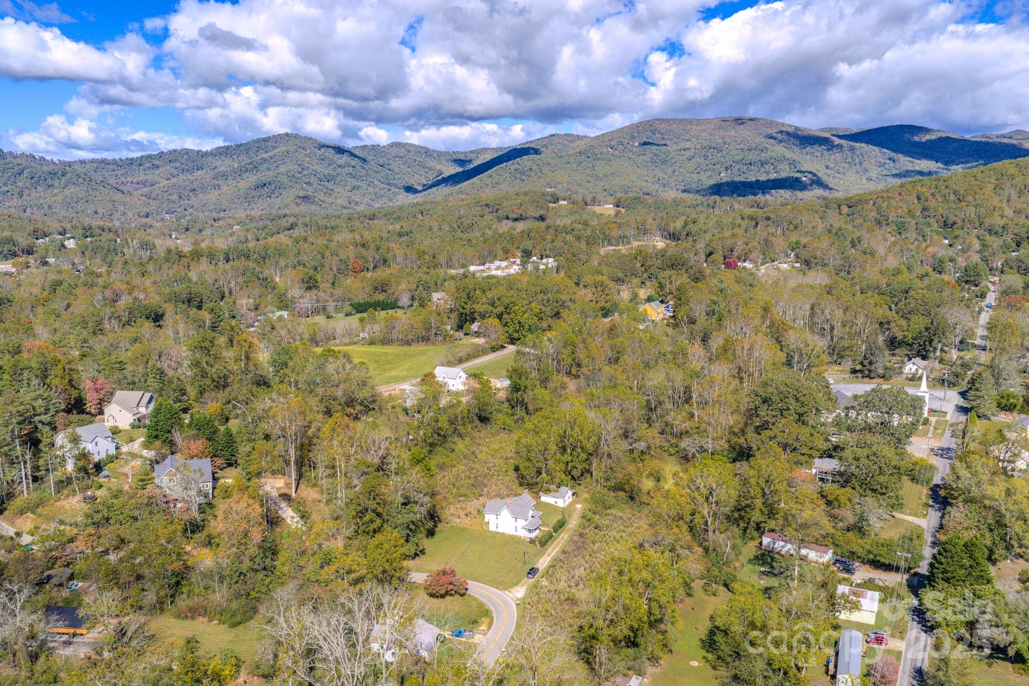 7 Noble Road Fairview NC 28730