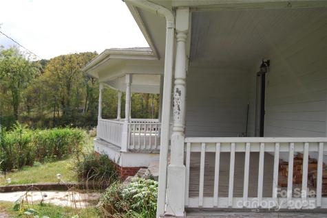 7 Noble Road Fairview NC 28730