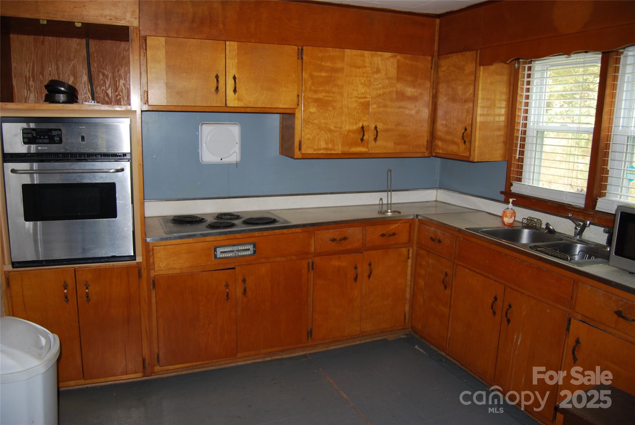 7 Noble Road Fairview NC 28730