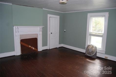 7 Noble Road Fairview NC 28730