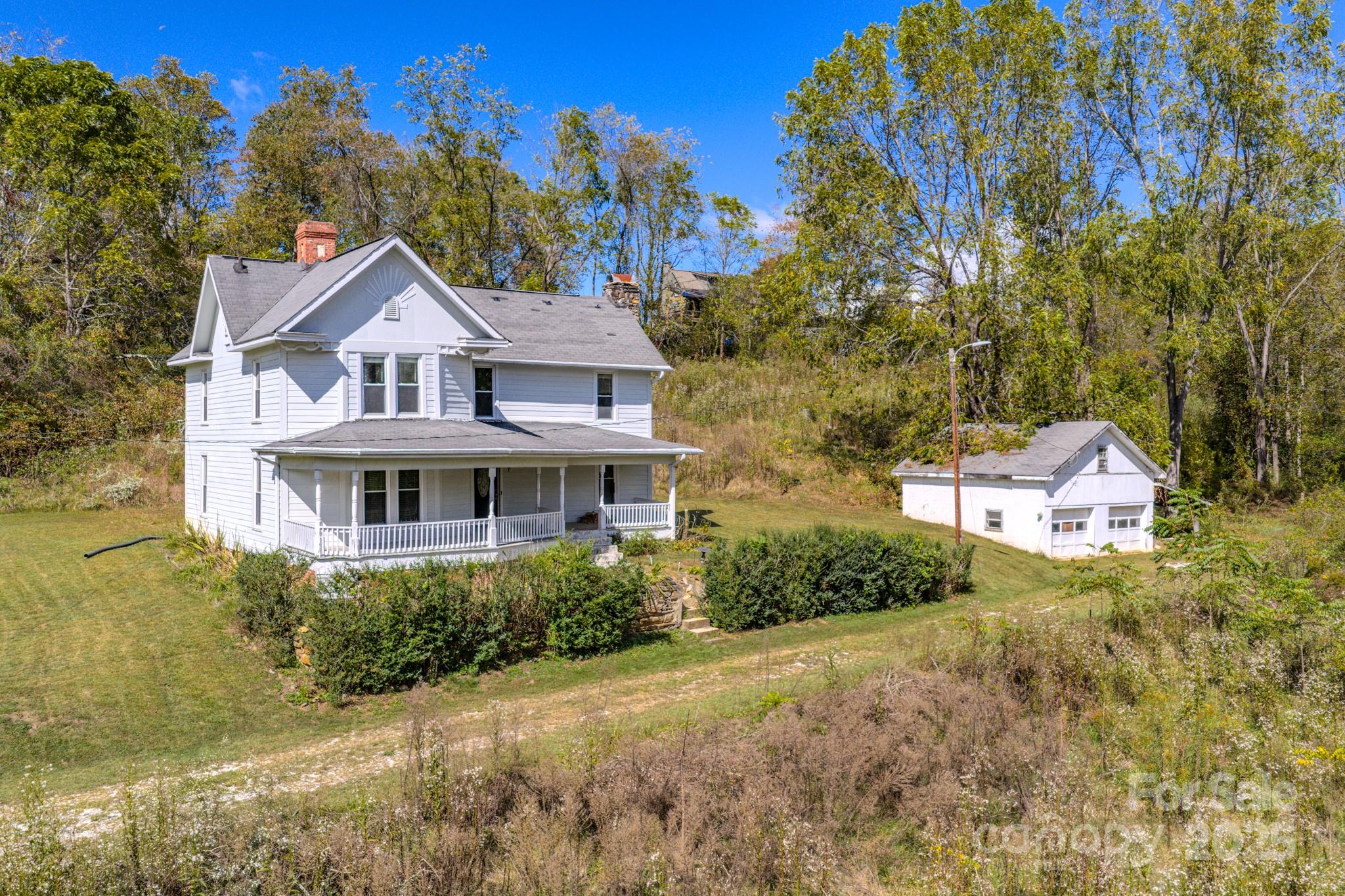 7 Noble Road Fairview NC 28730