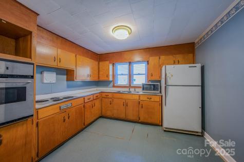7 Noble Road Fairview NC 28730