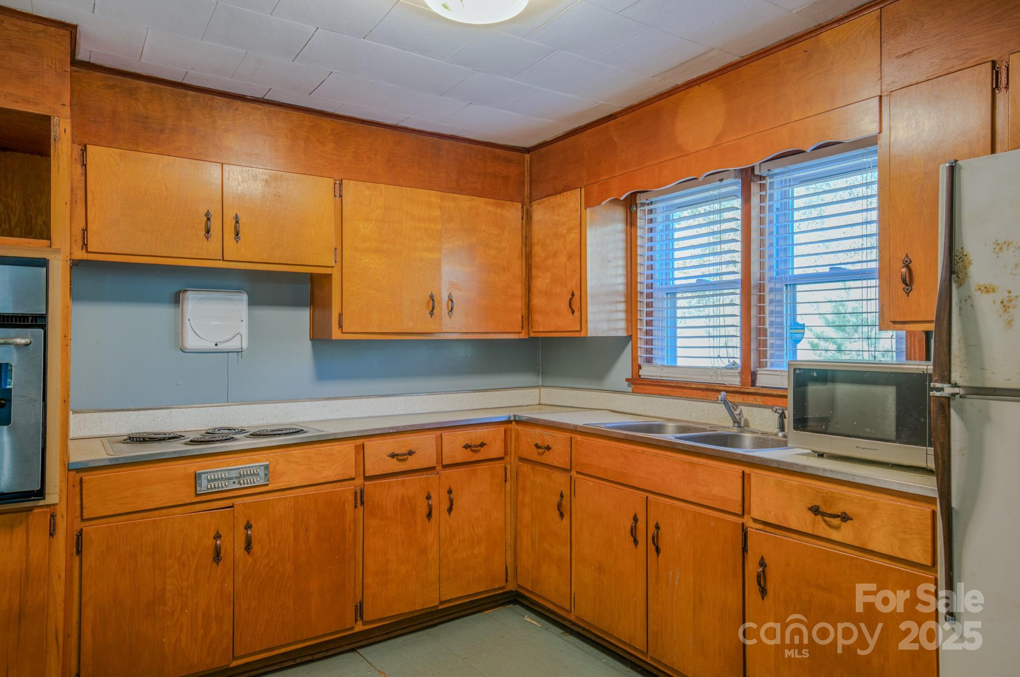7 Noble Road Fairview NC 28730