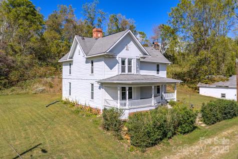 7 Noble Road Fairview NC 28730