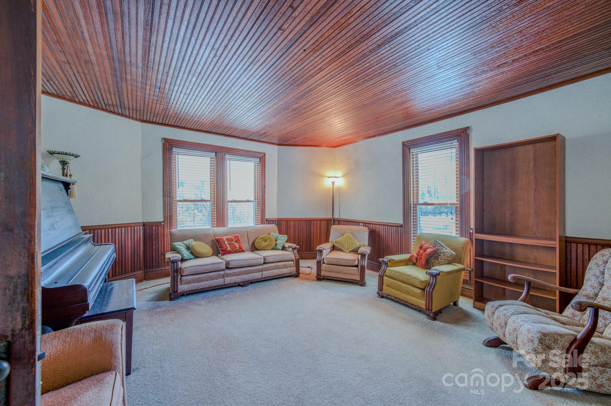 7 Noble Road Fairview NC 28730