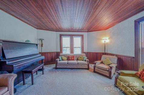 7 Noble Road Fairview NC 28730