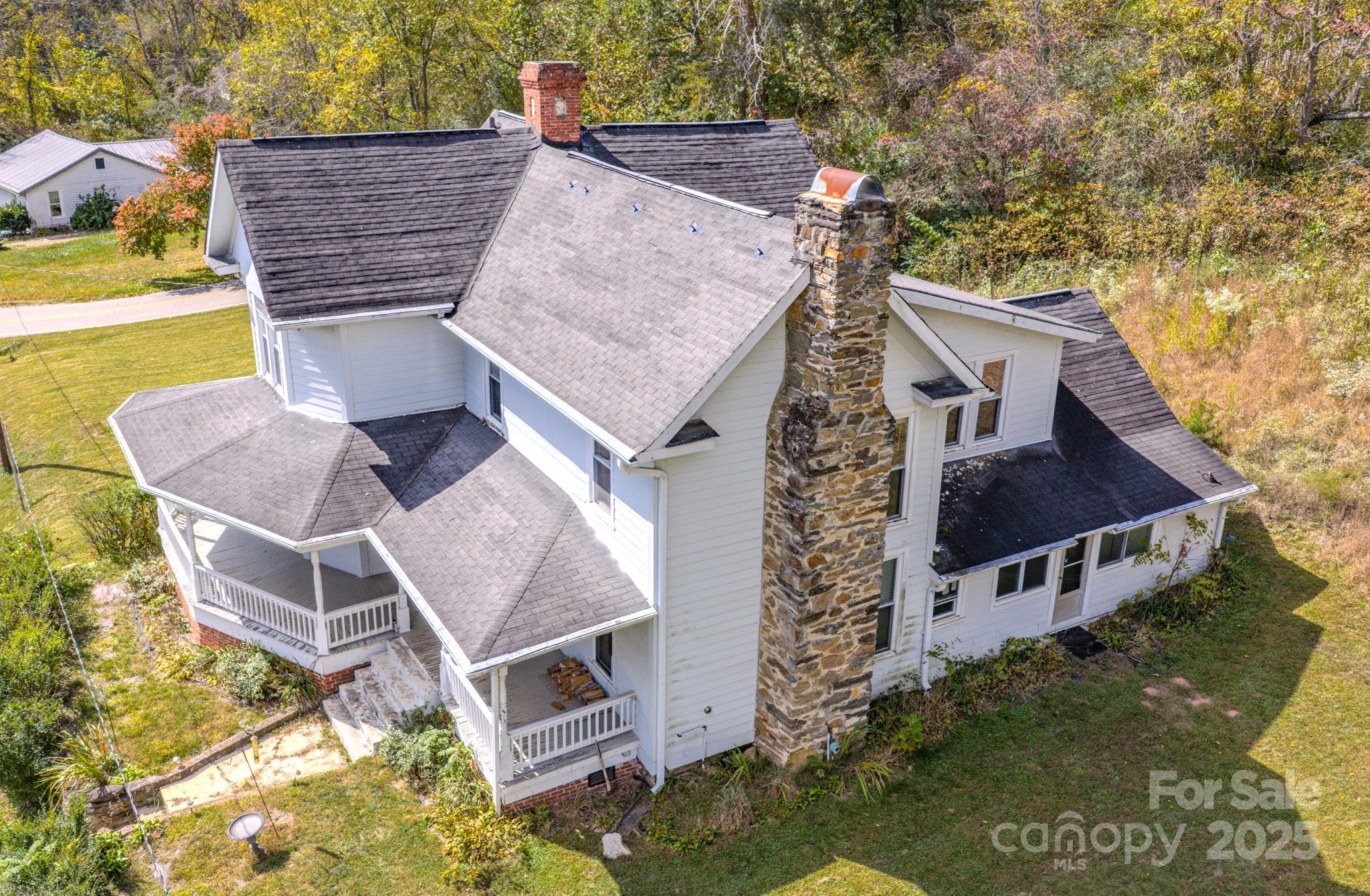 7 Noble Road Fairview NC 28730