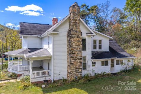 7 Noble Road Fairview NC 28730