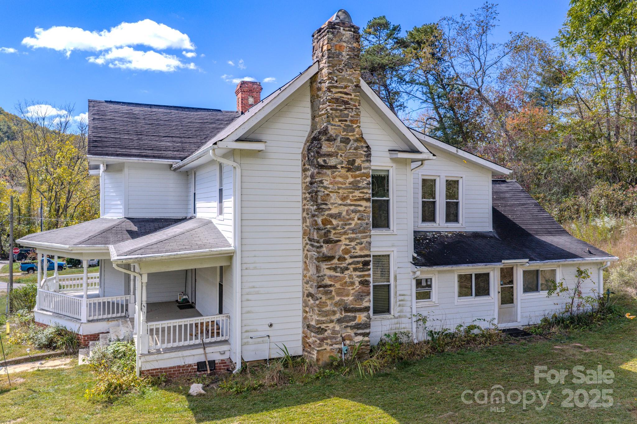 7 Noble Road Fairview NC 28730