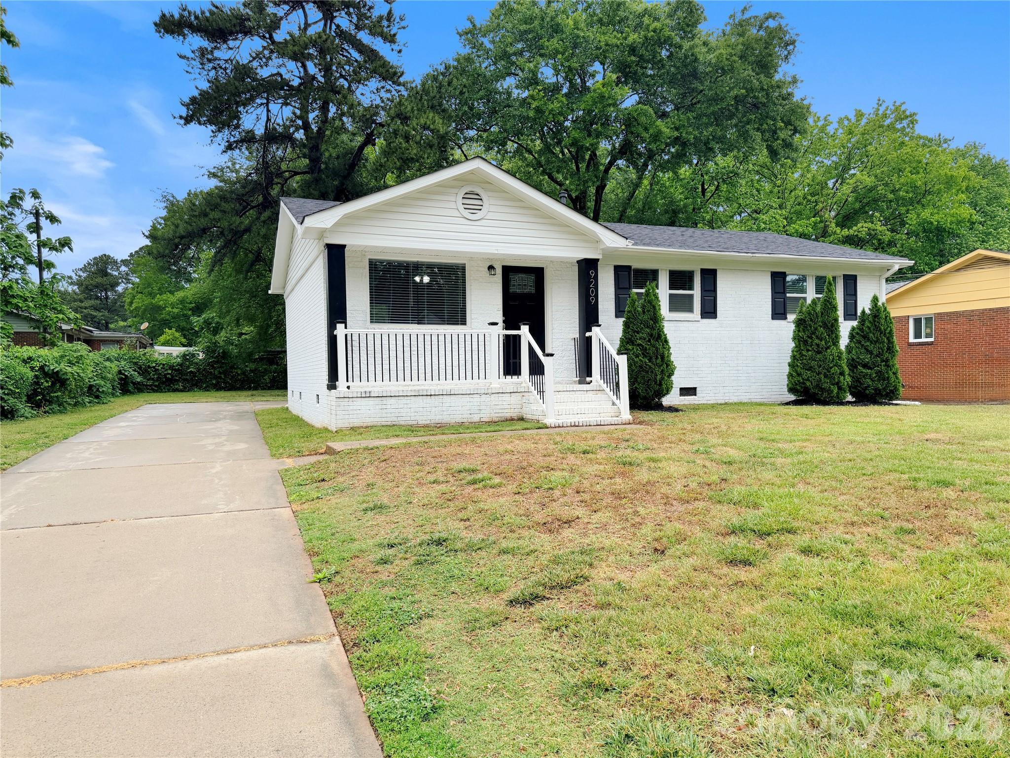 9209 Edgevale Drive Charlotte NC 28216
