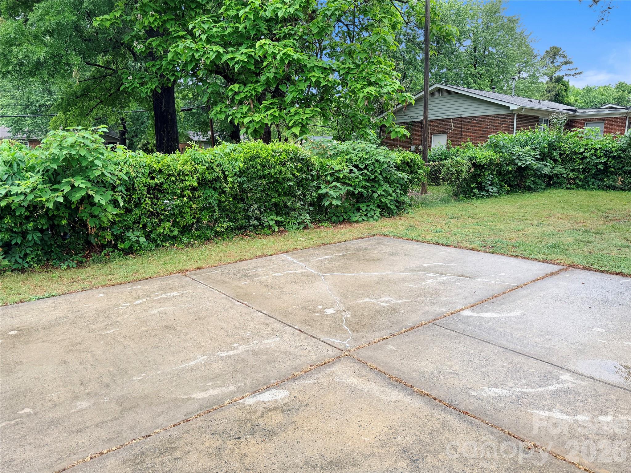 9209 Edgevale Drive Charlotte NC 28216