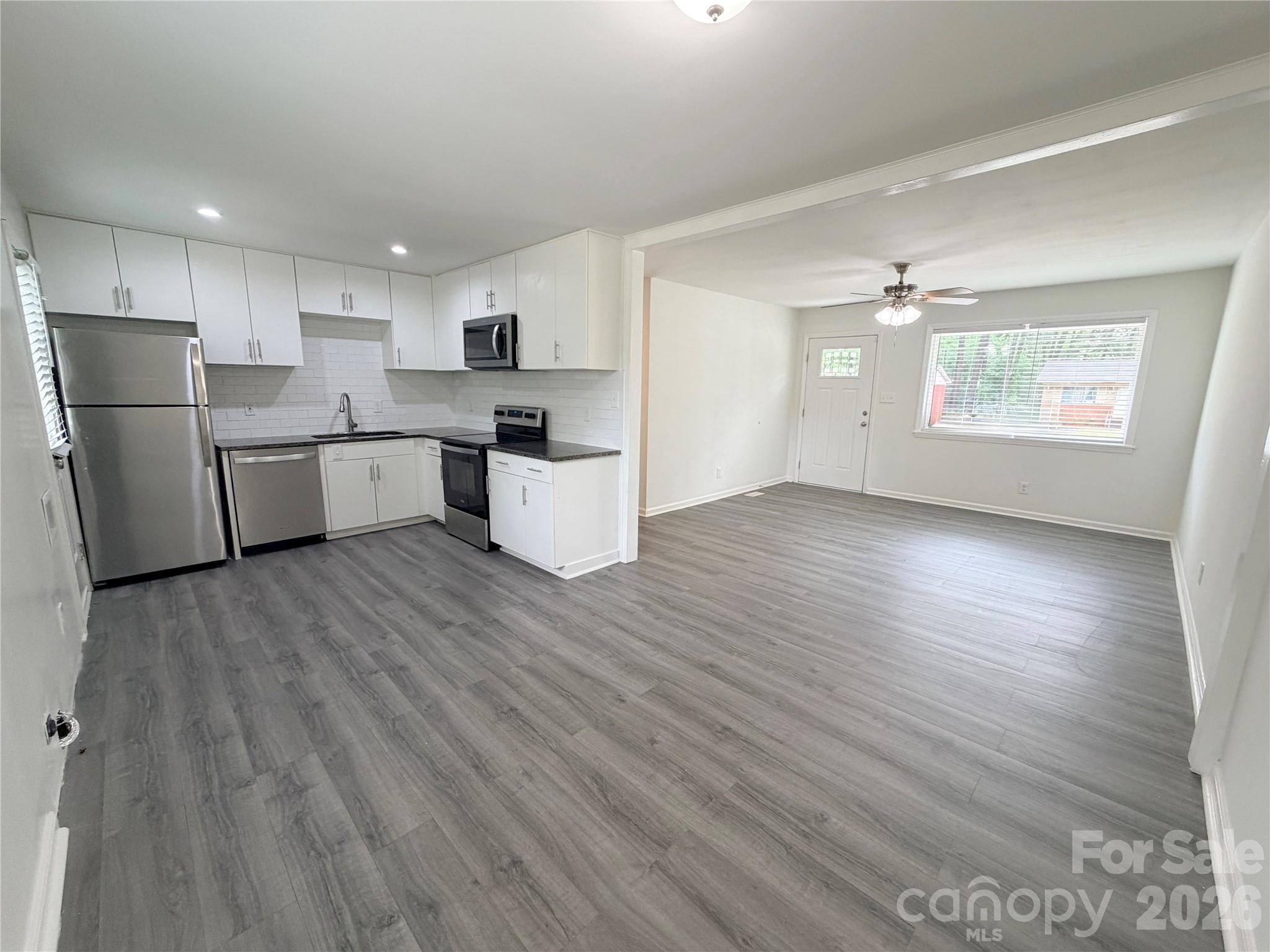 9209 Edgevale Drive Charlotte NC 28216