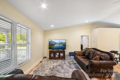 40 Alabama Avenue Marion NC 28752