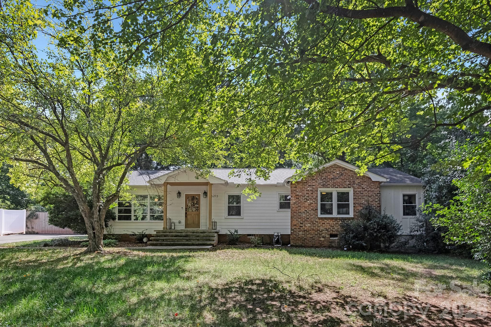 6213 Sharon Road Charlotte NC 28210