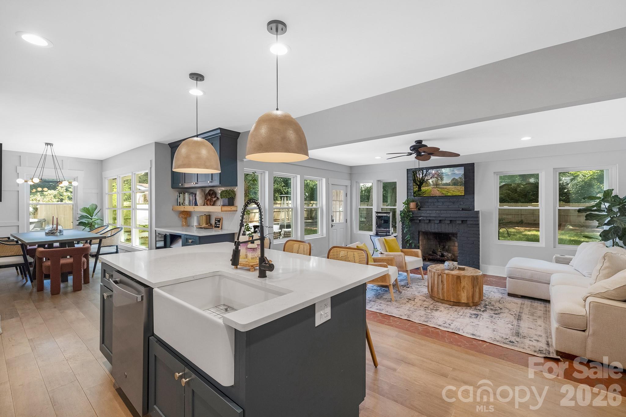 6213 Sharon Road Charlotte NC 28210