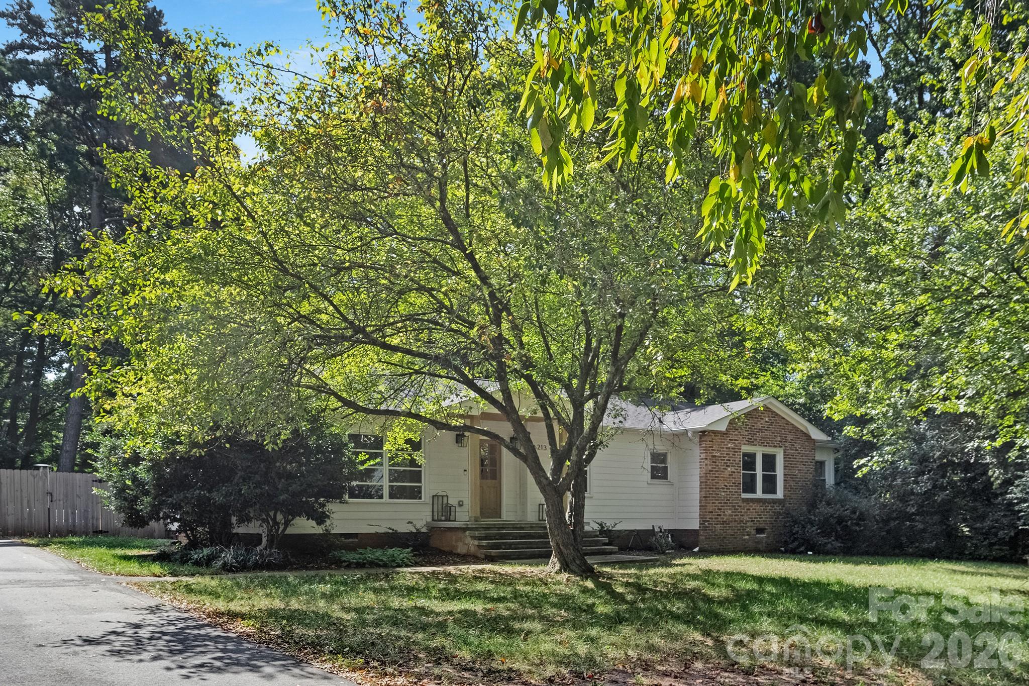 6213 Sharon Road Charlotte NC 28210